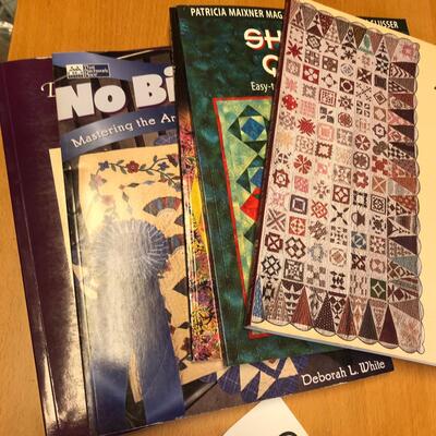 Lot of Quilt Books & Sewing Books