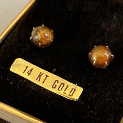 14k Gold Pronged Earrings with beautiful stones and screw on backs *change in description