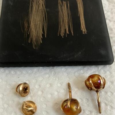 14k Gold Pronged Earrings with beautiful stones and screw on backs *change in description