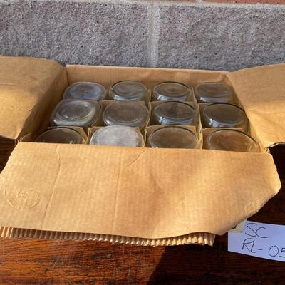 Set of 12 qt canning jars, regular mouth