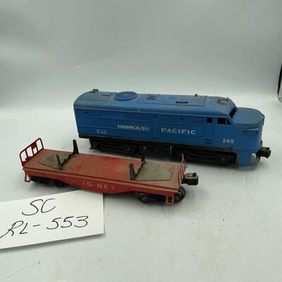 Lionel 2 engines,5 cars and track