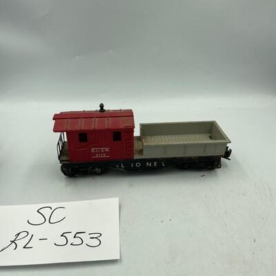 Lionel 2 engines,5 cars and track