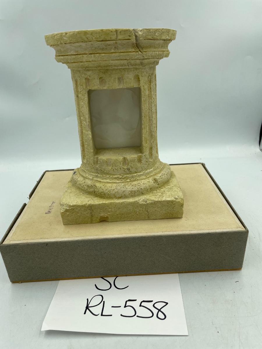 Pedestal photo frame