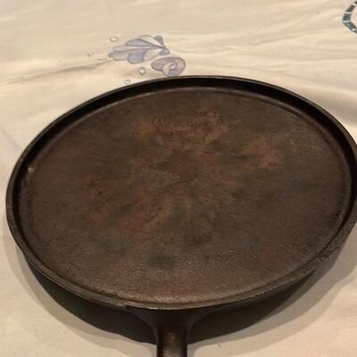 Vintage Wagner Ware Sidney -O- Cast Iron Round Griddle Skillet # 1109 D