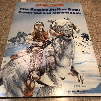 Vintage Original 1980 Star Wars The Empire Strikes Back Punch-Out and Make-It Book.