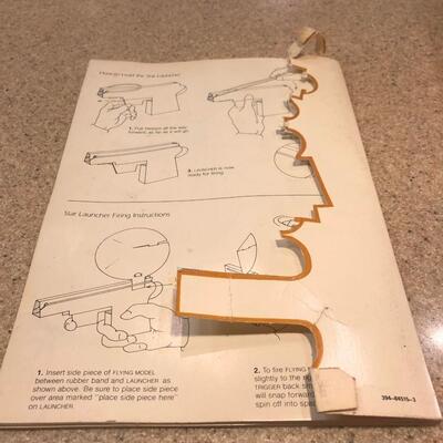 Vintage Original 1980 Star Wars The Empire Strikes Back Punch-Out and Make-It Book.