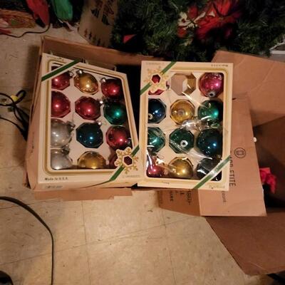 Large Lot of Christmas Decorations Ornaments, Dept. 56