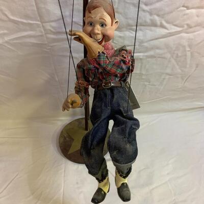 Howdy Doody Marionette by The Danbury Mint 24â€ tall with 6â€ base approx