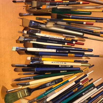 Lot of Artist Paint Brushes