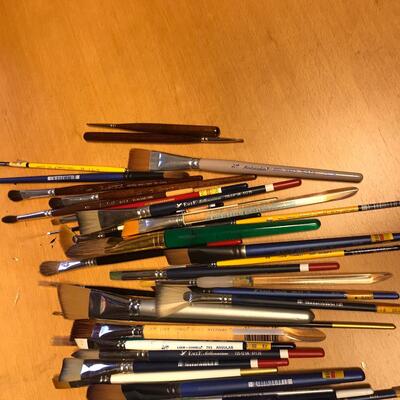 Lot of Artist Paint Brushes