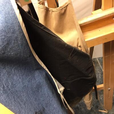 Easel & Aprons