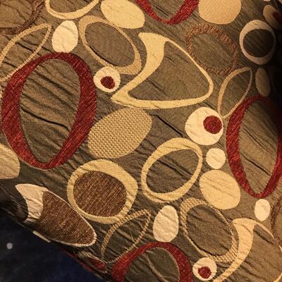 Lot of 4 Throw Pillows