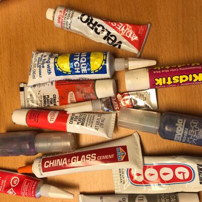 Flat of glue and paint