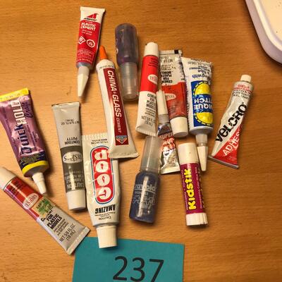 Flat of glue and paint