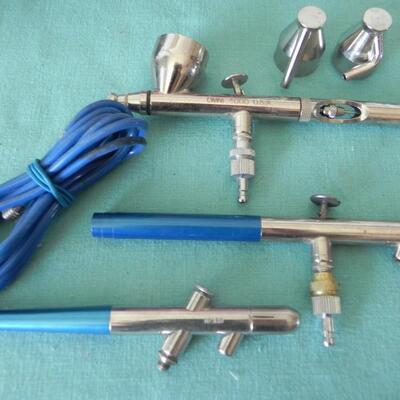 VERY LARGE VARIETY AND QUANITY OF AIR BRUSHES AND ACCESSORIES