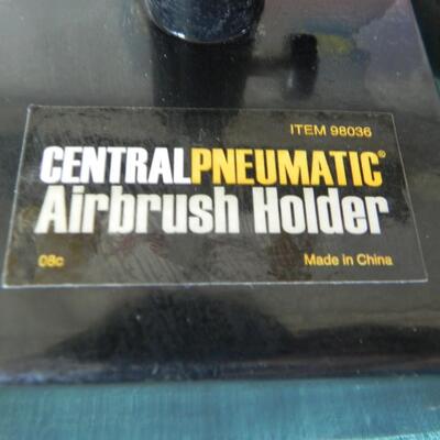 VERY LARGE VARIETY AND QUANITY OF AIR BRUSHES AND ACCESSORIES