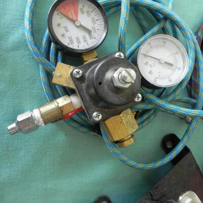 VERY LARGE VARIETY AND QUANITY OF AIR BRUSHES AND ACCESSORIES