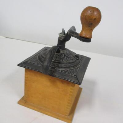 Vintage Colonial No. 1707 Coffee Mill with Drawer