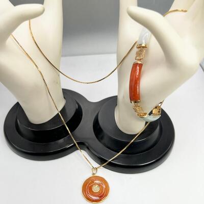 Vintage jadeite Pendant 14K 30 " Box chain 14K, Jade Bracelet 14K