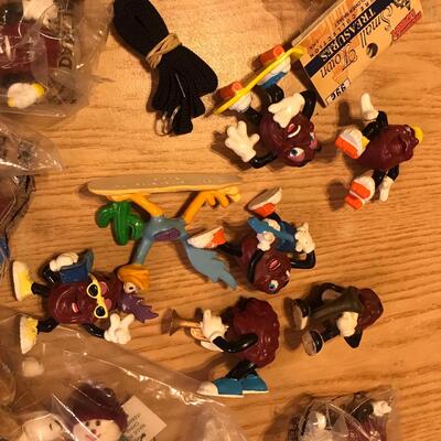 California Raisin Figures