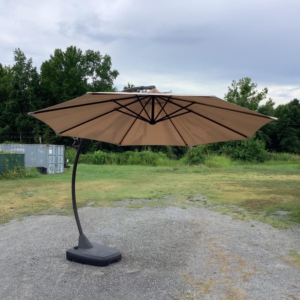 5019 Large 10' Cantilever Adjustable Everite Outdoor Umbrella