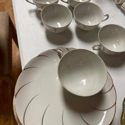 Gold Trimmed Shell Porcelain Snack Set, 6 Piece Place Setting