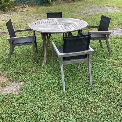 5021 Outdoor Table and 4 chairs