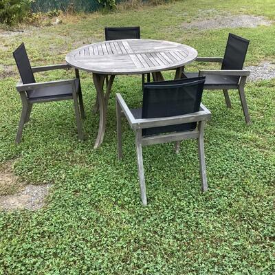 5021 Outdoor Table and 4 chairs