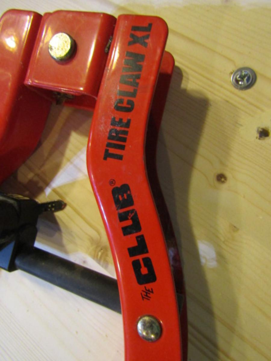 The Club Tire Claw Tire Lock with Key