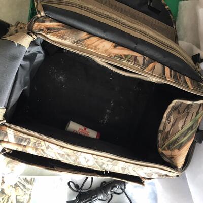 Misc hunting lot w/ Camo pack
