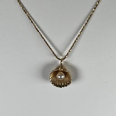 Pearl in Shell Pendant 14K gold with 14K Chain