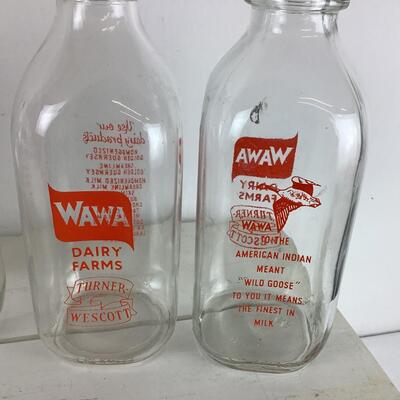 5047 Set of 6 Vintage WaWa Milk Bottles