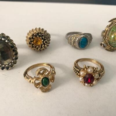 Costume Jewelry Ring Lot 6 Rings For One Bid