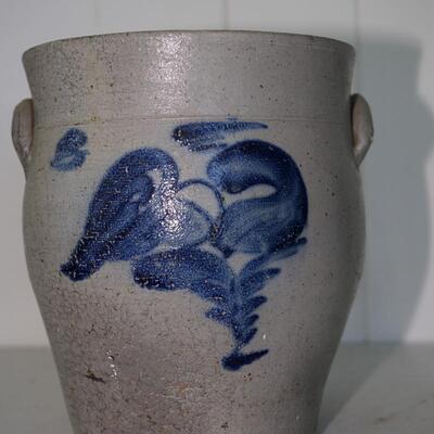 EARLY SALT GLAZE AND COBLAT BLUE DECORATED HANDLED CROCK