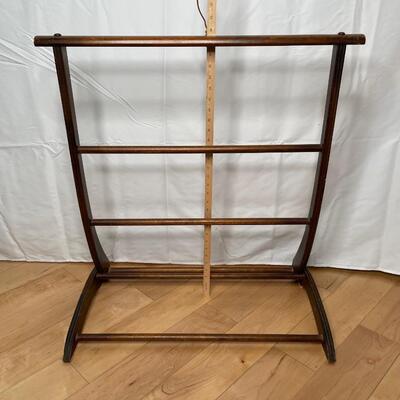 Vintage Quilt /Blanket Holder