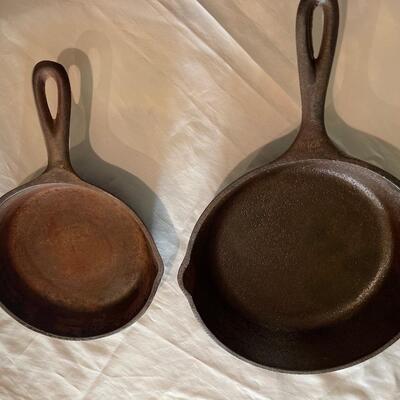 Cast Iron Skillets-Made in USA 5D and 3D
