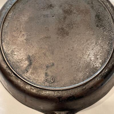 Cast iron skillet - 9â€