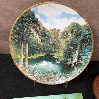 Lot 26  Egret Sculpture and Everglades Plate