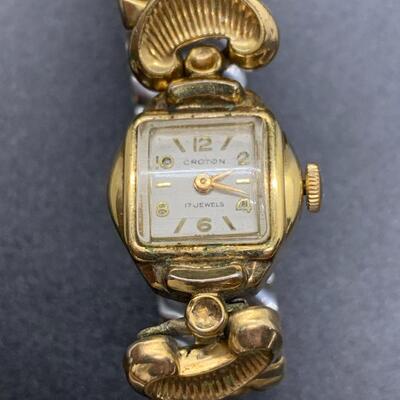 17 Jewels Ladyâ€™s Wind Up Watch by Croton