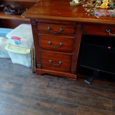 Gorgeous 2 PC Executive Desk.  Very Heavy.