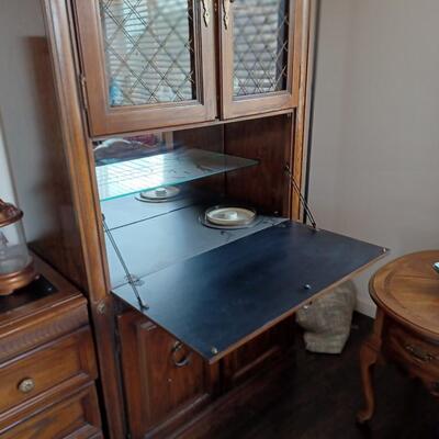 Beautiful 3 Piece Broyhill Entertainment Center