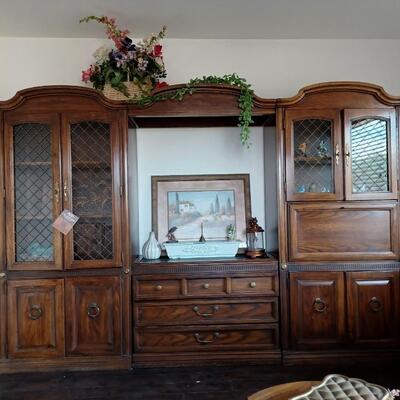 Beautiful 3 Piece Broyhill Entertainment Center