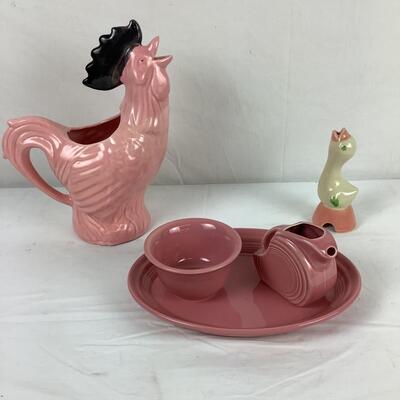 5082 Vintage Rooster Pottery, Modern Fiesta, & Pie Bird