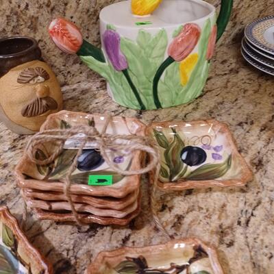 Lot of 10 decorative ceramics