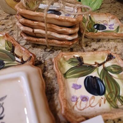 Lot of 10 decorative ceramics