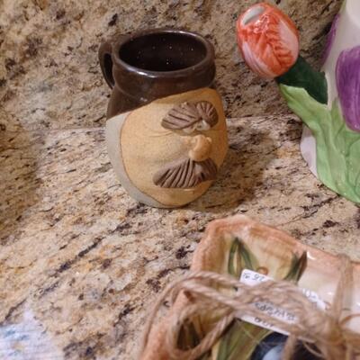 Lot of 10 decorative ceramics