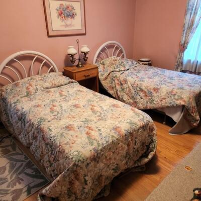 2 twin bed headboard and frames