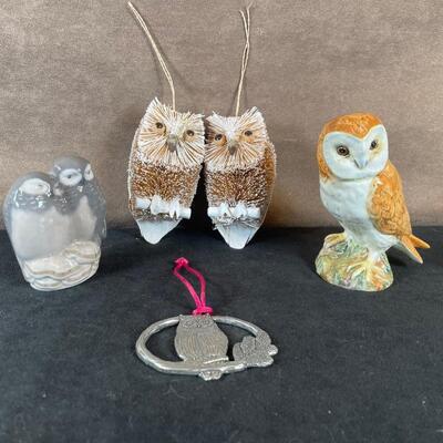 Lot 45  Another Owl Lot-Goebel & Beswick