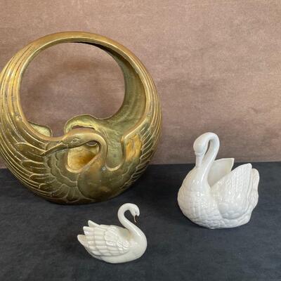 Lot 48. Swan Lot