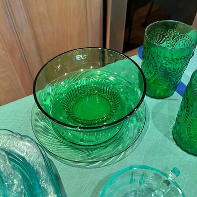 Indiana Depression glass plates, saucers Cups